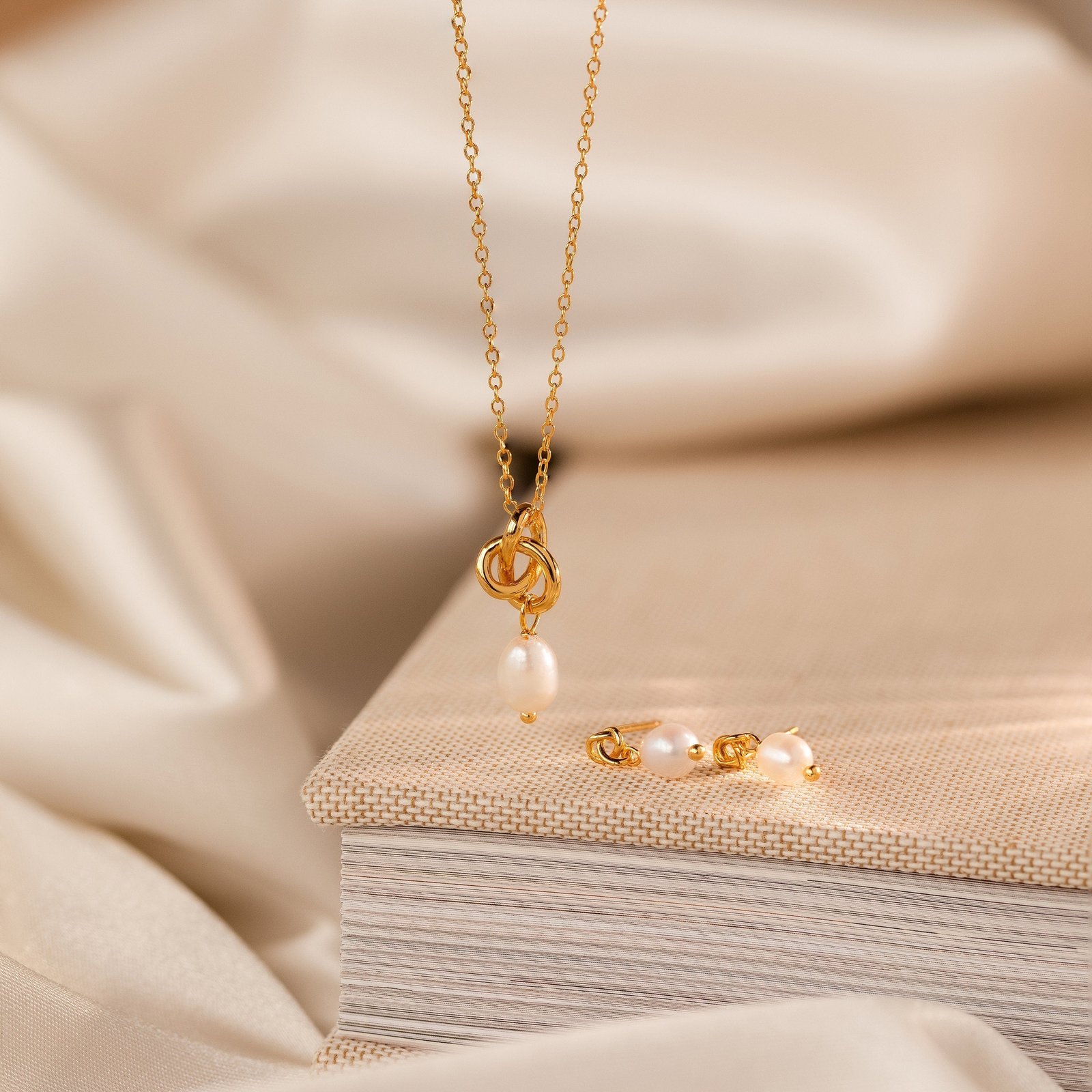 Knot Pearl Necklace & Earrings Set